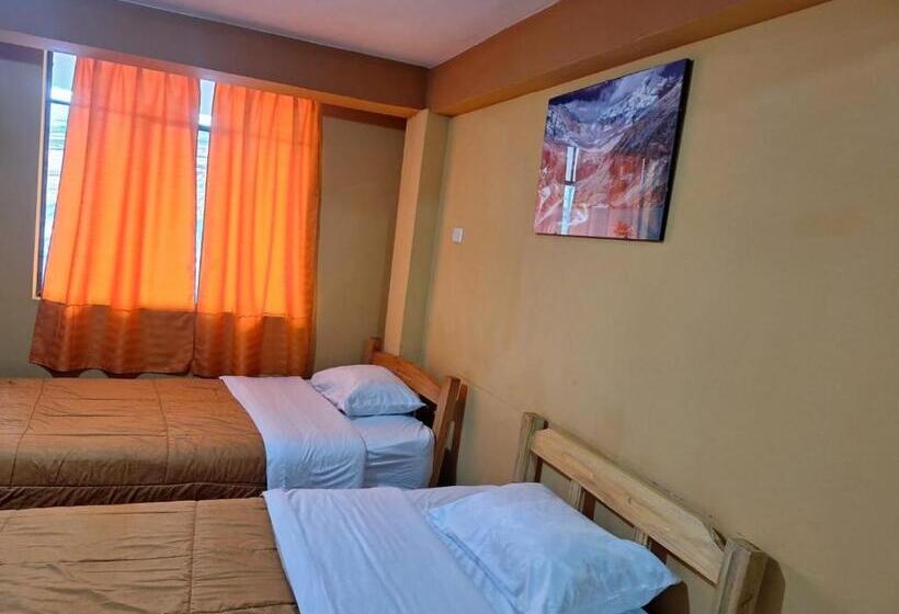 Montañero Hostel Ii