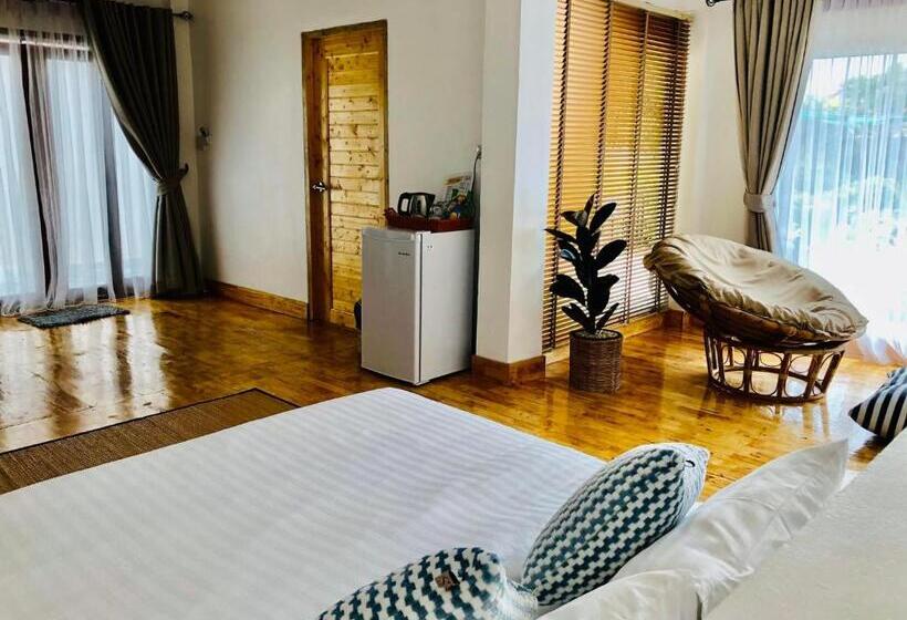 Pansiyon Baancaptainhook Pool Kohlarn