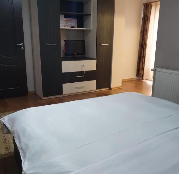 بنسيون Casa Laurentiu