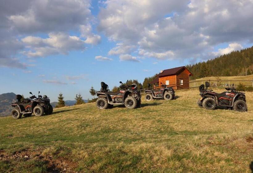 بنسيون Casa Laurentiu