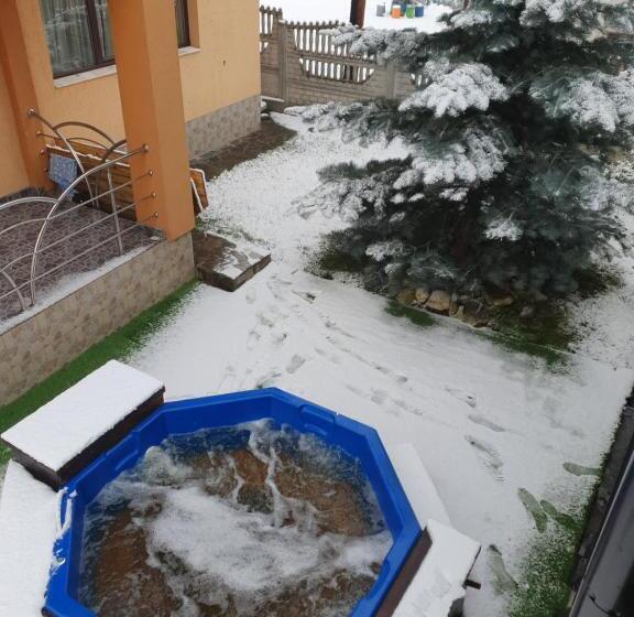 بنسيون Casa Laurentiu