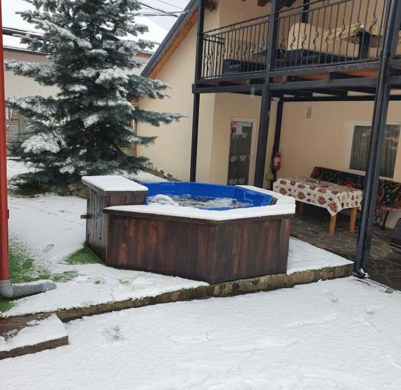 بنسيون Casa Laurentiu