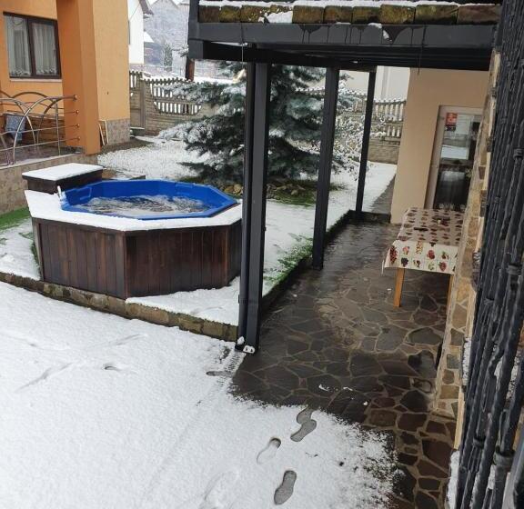 بنسيون Casa Laurentiu