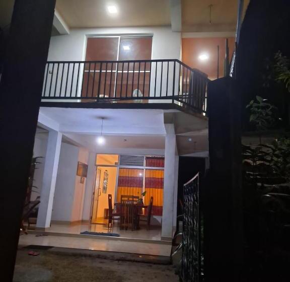 بنسيون New White Rose