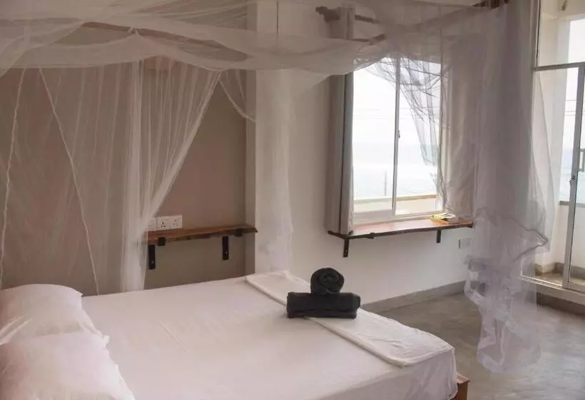 The Stables Hotel Midigama