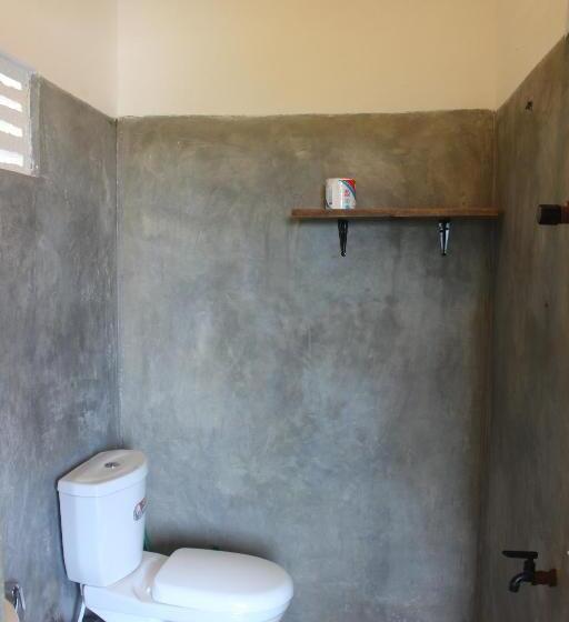 The Stables Hotel Midigama