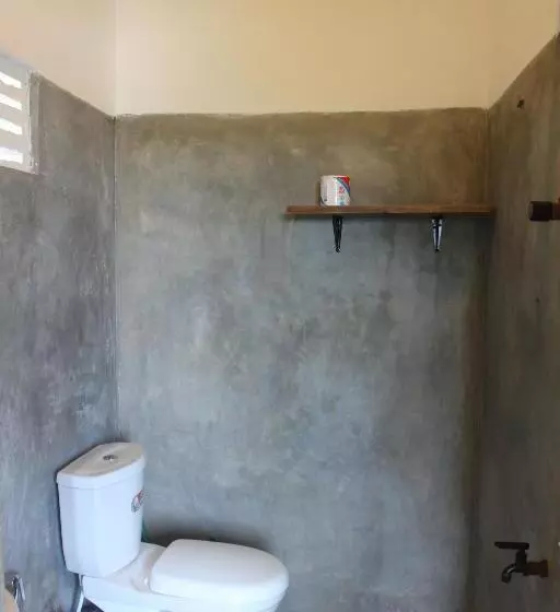 The Stables Hotel Midigama