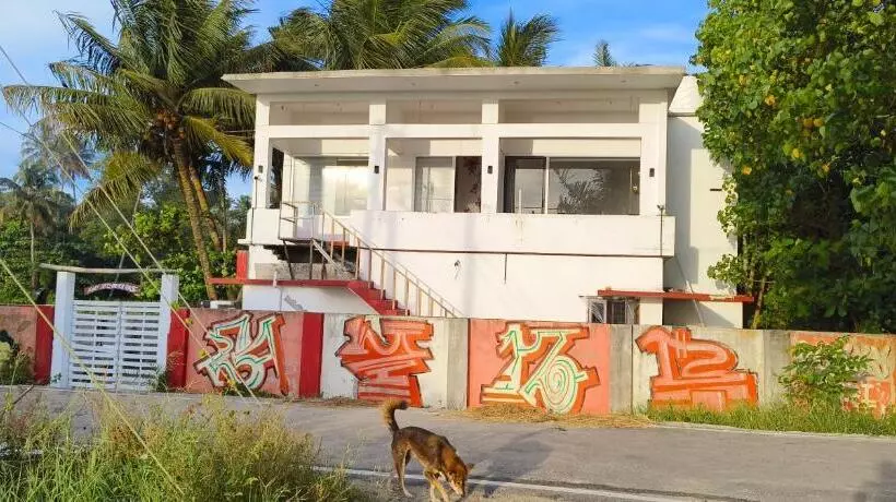 ベッドアンドブレックファースト Funky Art Beach Home