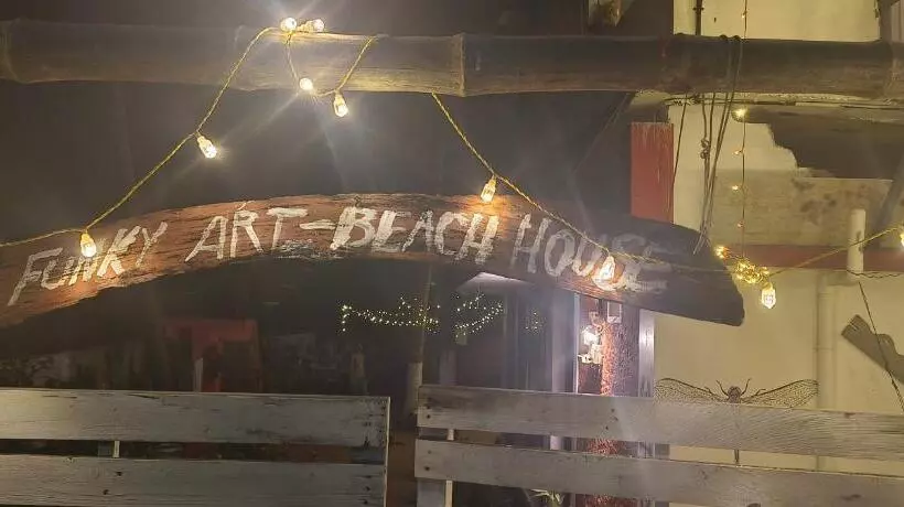 ベッドアンドブレックファースト Funky Art Beach Home