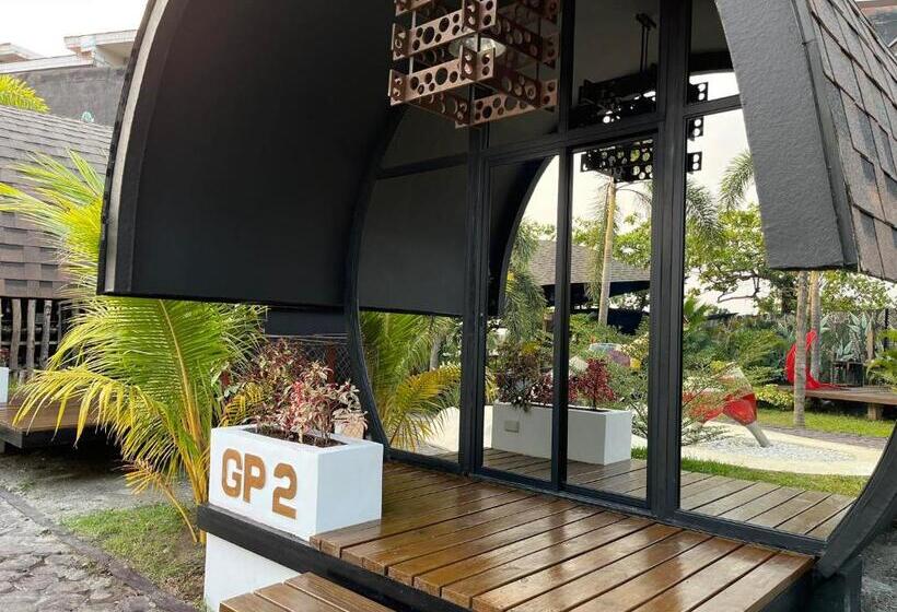 Funtasea Hotel And Beach Resort