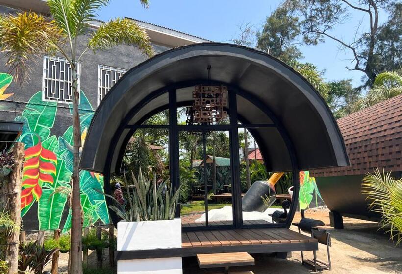 Funtasea Hotel And Beach Resort