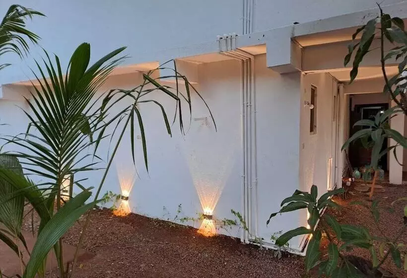 Hotel Apricot Inn
