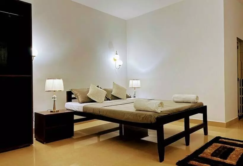 Hotel Apricot Inn