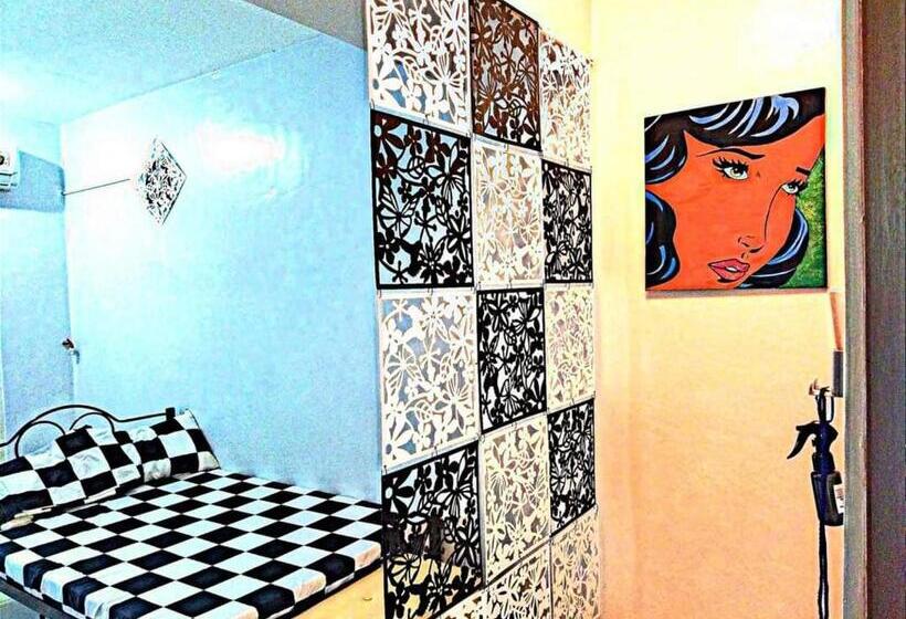 Pension B Backpackers Transient