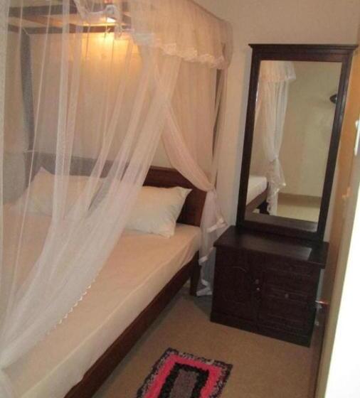 بنسيون Sanjeewa Inn