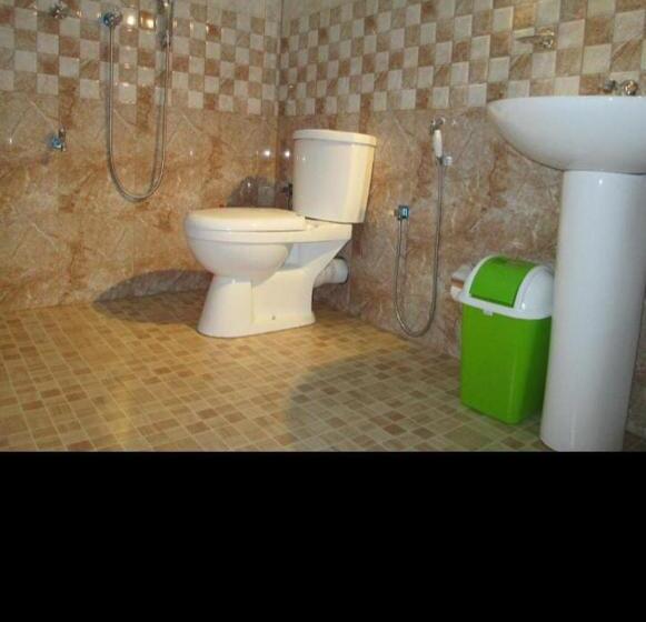 بنسيون Sanjeewa Inn