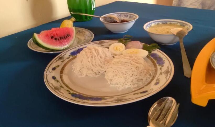 بنسيون Sanjeewa Inn