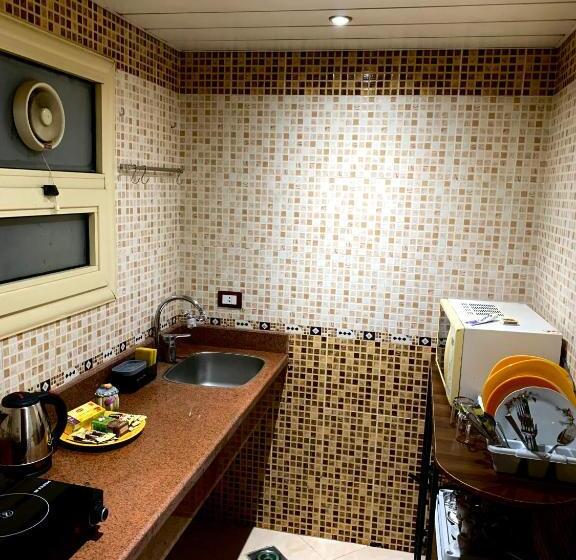 Airport Hotel Room   Sheraton