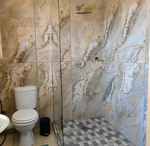 ベッドアンドブレックファースト Back Of The Moon Guesthouse