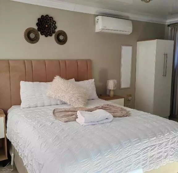 ベッドアンドブレックファースト Back Of The Moon Guesthouse