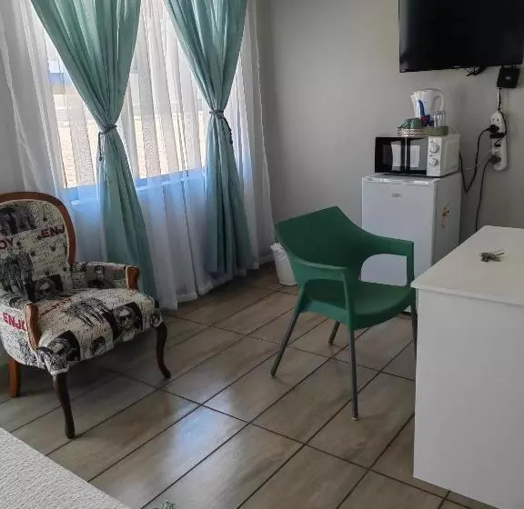 ベッドアンドブレックファースト Back Of The Moon Guesthouse