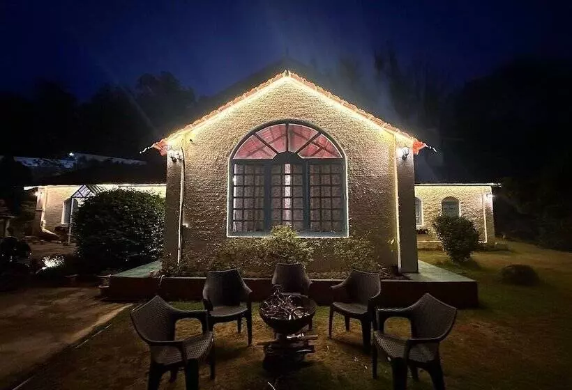 تختخواب و صبحانه La Address Retreat   The Heritage Homestay