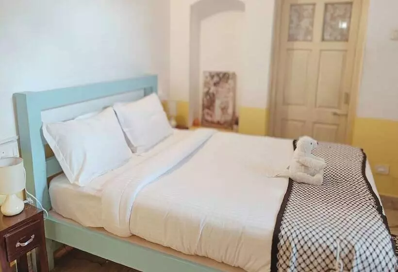 تختخواب و صبحانه La Address Retreat   The Heritage Homestay