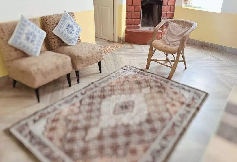 تختخواب و صبحانه La Address Retreat   The Heritage Homestay