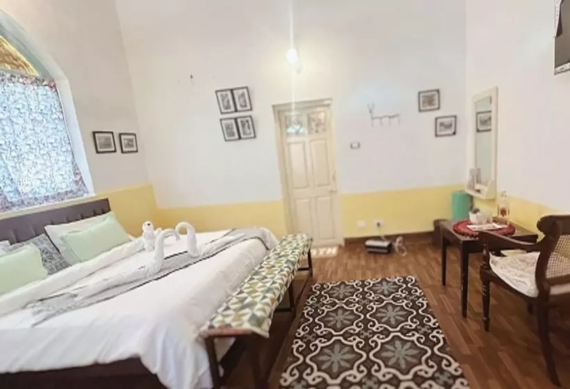 تختخواب و صبحانه La Address Retreat   The Heritage Homestay