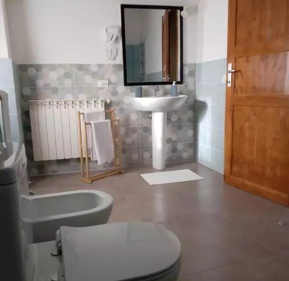 ベッドアンドブレックファースト Rossotoscano