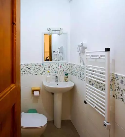 ベッドアンドブレックファースト Rossotoscano