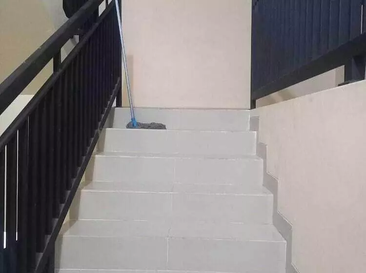 ホテル Barada Poris