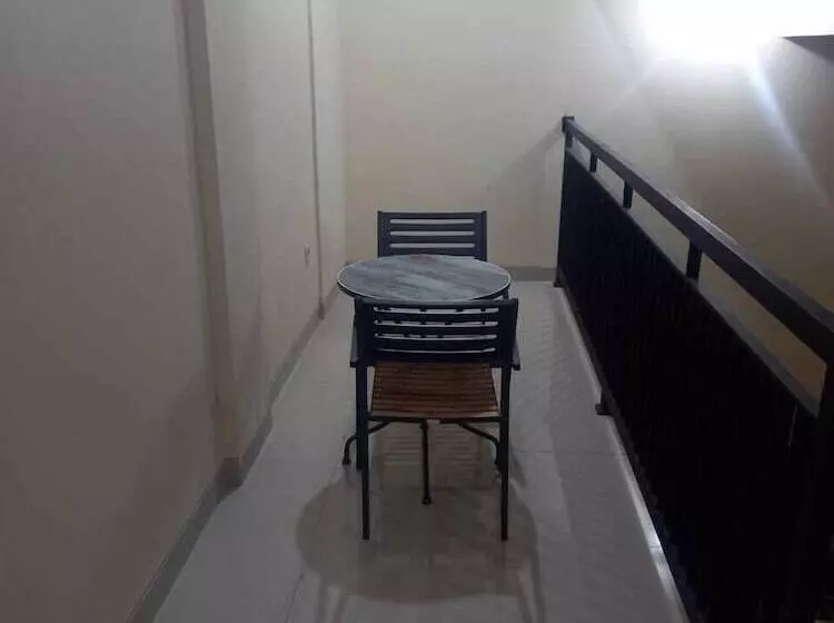 ホテル Barada Poris