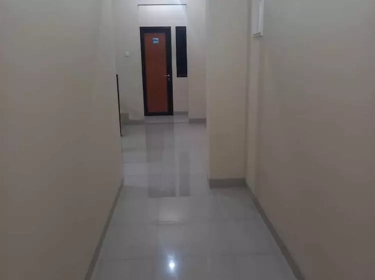 ホテル Barada Poris