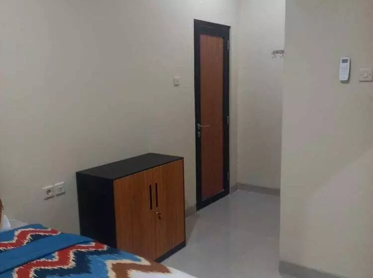 ホテル Barada Poris