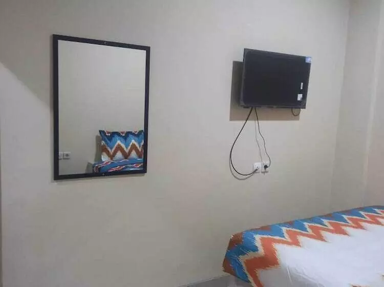 ホテル Barada Poris