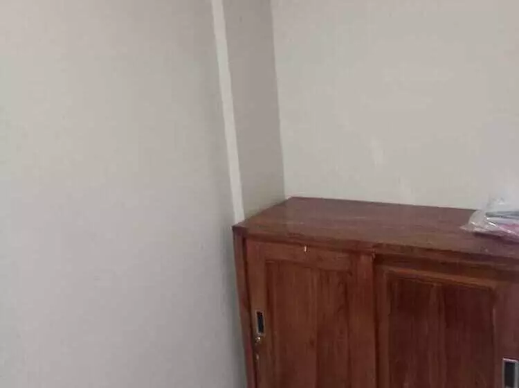 ホテル Barada Poris