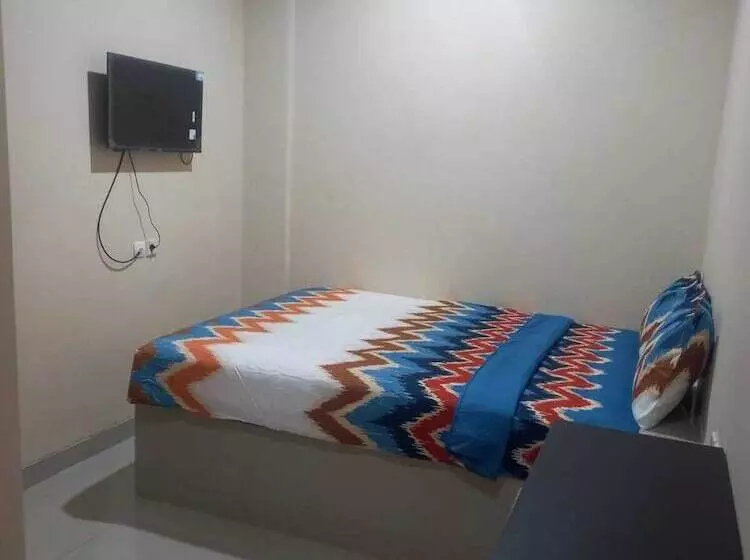 ホテル Barada Poris