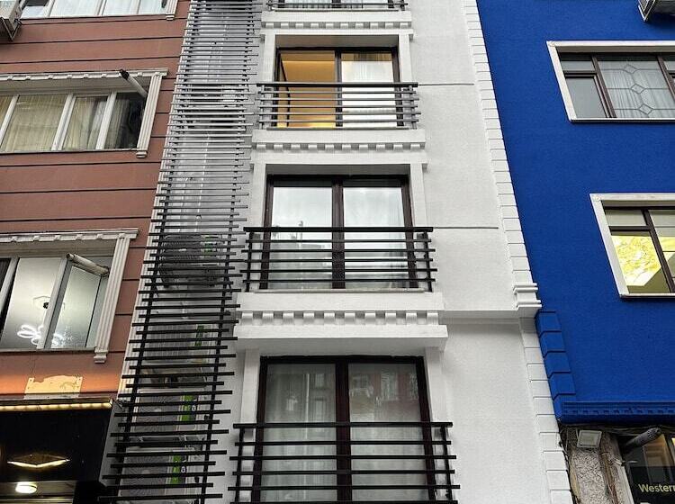 هتل Gazelle Suites