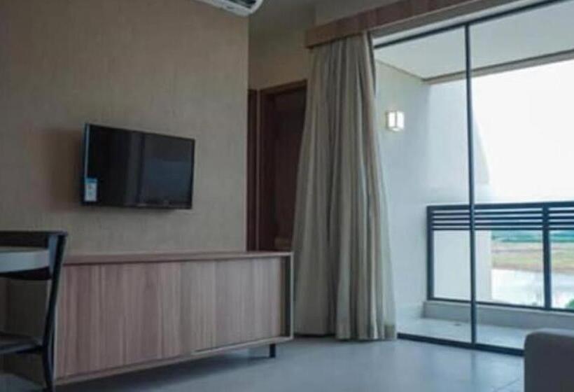 هتل Prive Praias Do Lago Eco Resort