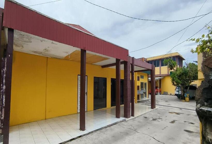 Hotel Oyo 93521 Wisma Flamboyan