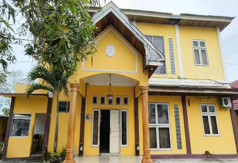 ホテル Oyo 93521 Wisma Flamboyan