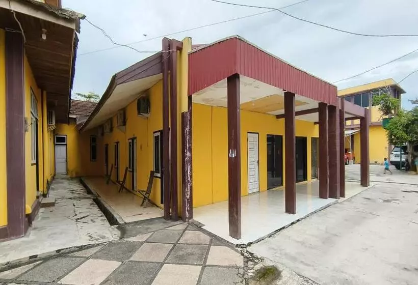 ホテル Oyo 93521 Wisma Flamboyan