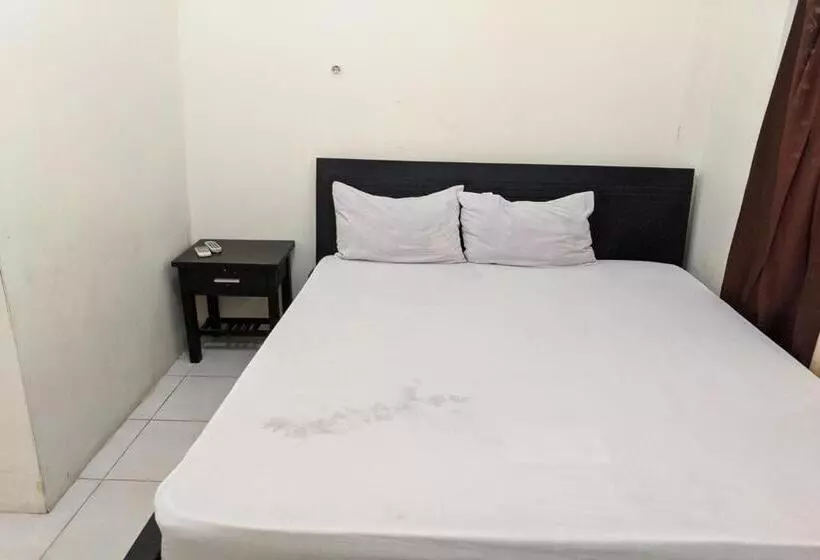 ホテル Oyo 93521 Wisma Flamboyan