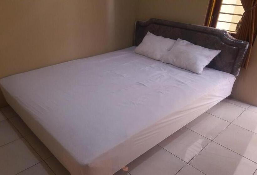 Hotel Oyo 93521 Wisma Flamboyan