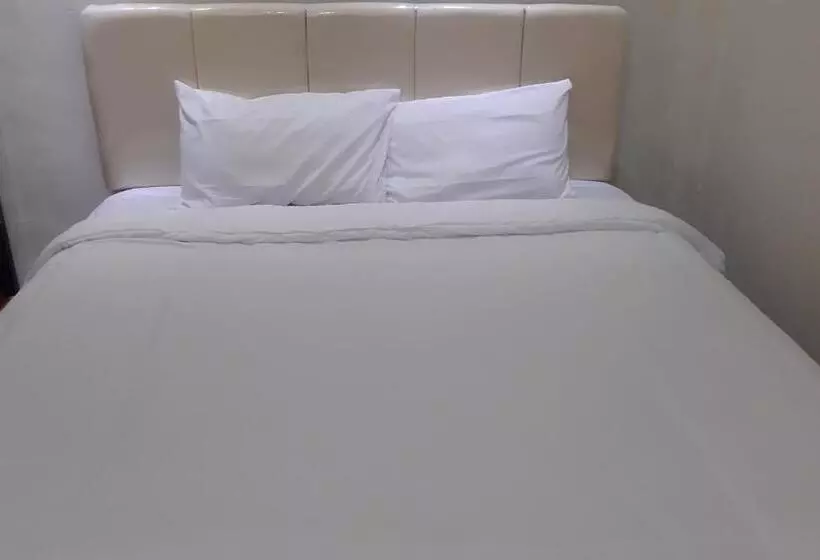 ホテル Oyo 93521 Wisma Flamboyan