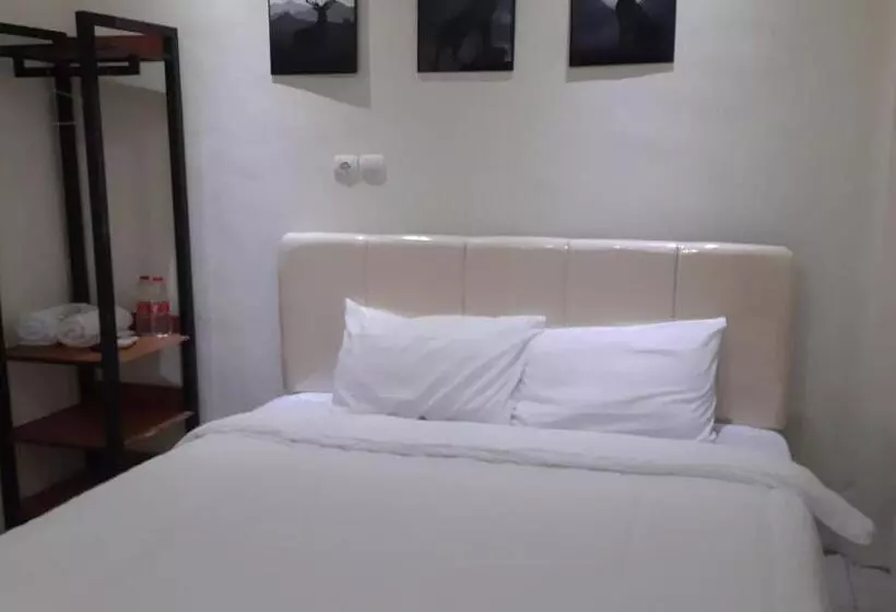 ホテル Oyo 93521 Wisma Flamboyan