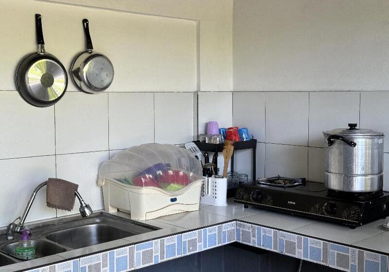 هتل Pondok Sentana Guest House