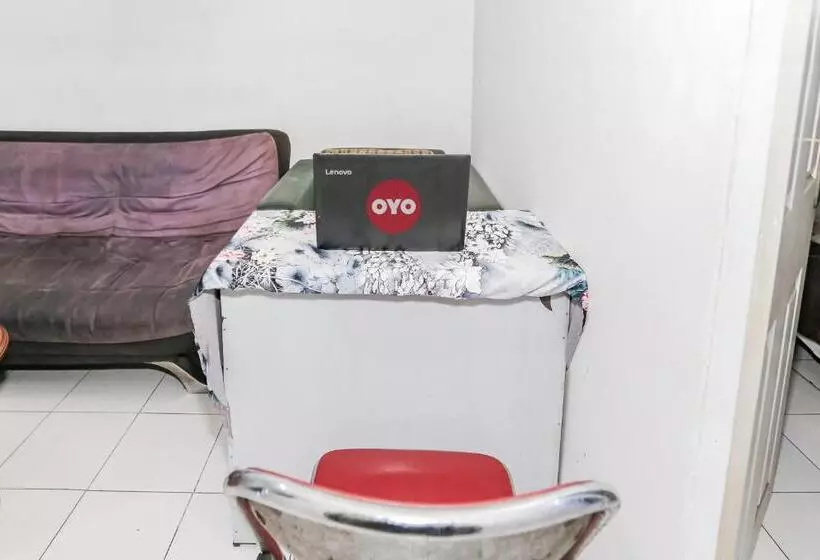 ホテル Spot On 93515 Pulo Gebang Guest House