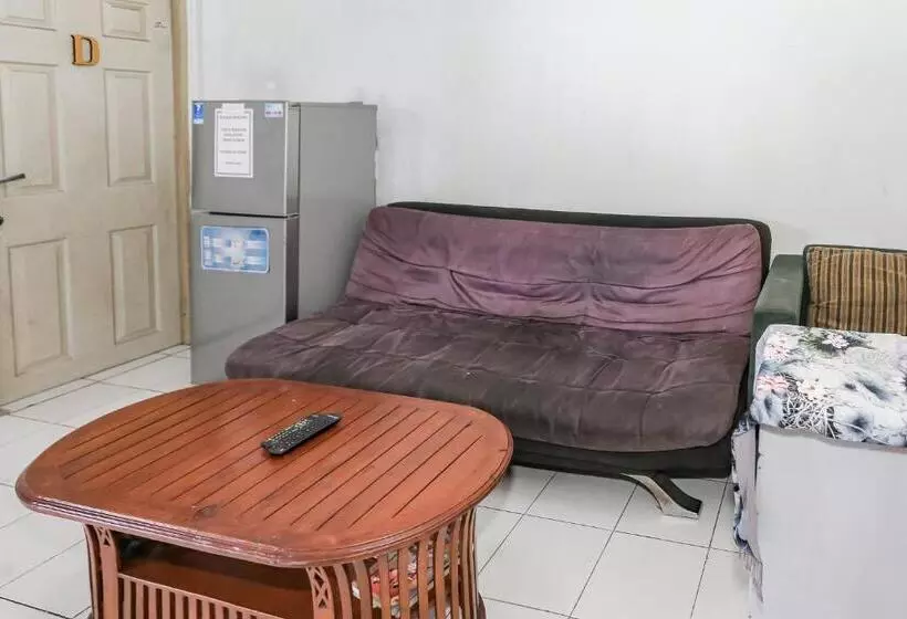 ホテル Spot On 93515 Pulo Gebang Guest House